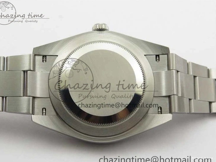 1226 Casual Oyster Perpetual 41mm 124300 EWF Best Edition Red Dial on SS Bracelet A 2856